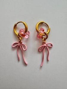 ByMelo oorbellen Strik Roze